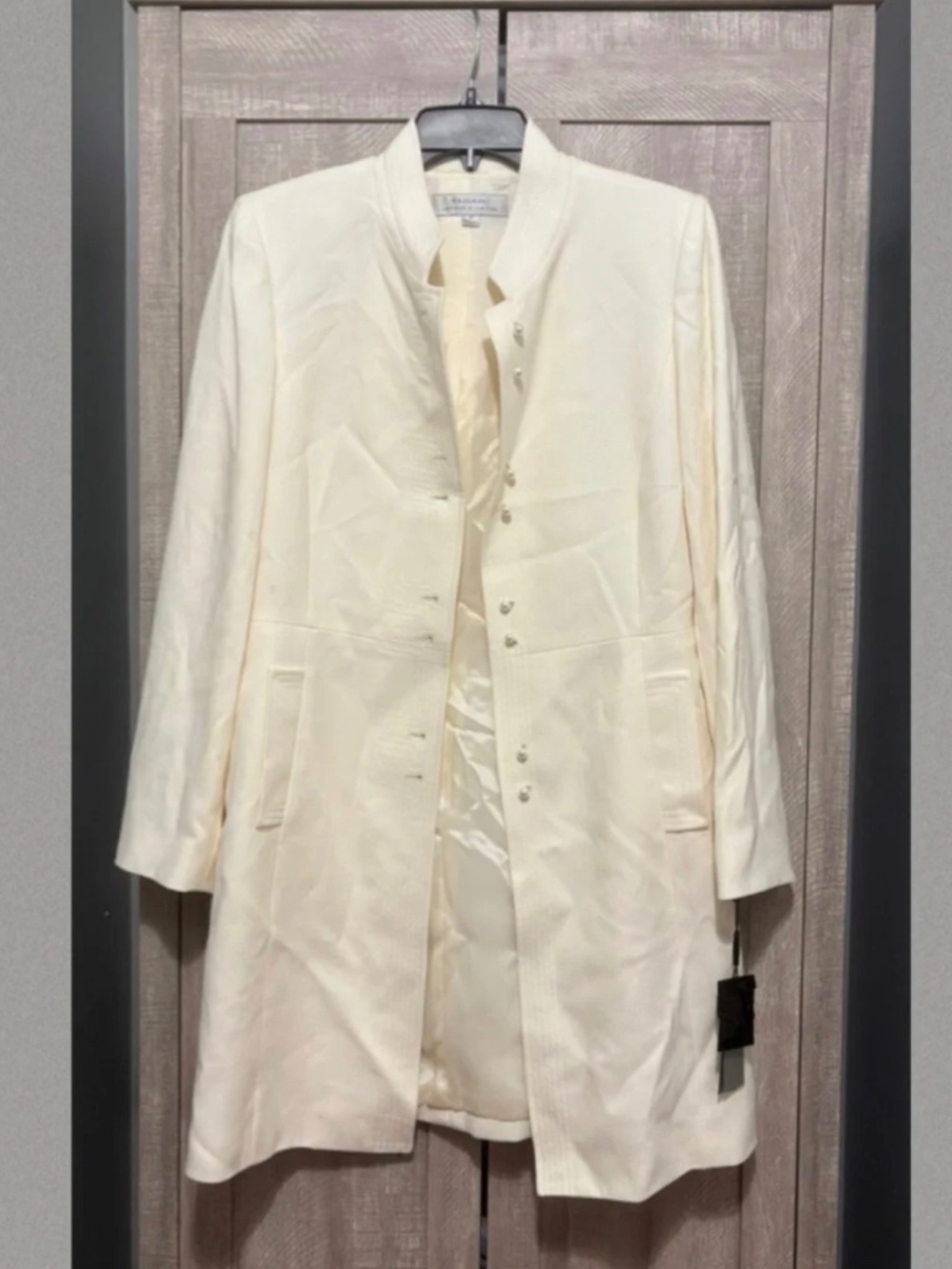 NWT Tahari Ivory long Dress Jacket with faux Pearl Buttons size 8